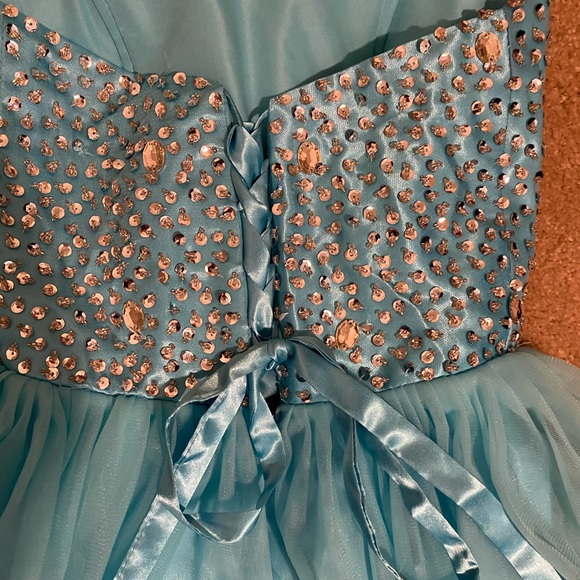 Pretty Sky Blue Strapless Dress - Picture 4 of 4